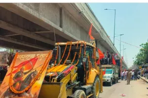 घाटमपुर में निकली 10किमी‌ लंबी महाराणा प्रताप रैली, बुलडोजर पर सजी तस्वीर