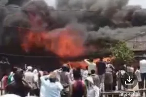 कानपुर में चकरपुर मंडी की 40 दुकानों में लगी आग, कोई जन हानि नहीं 