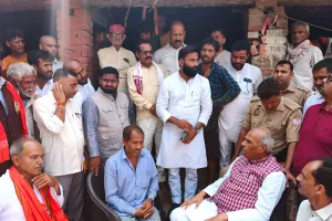 संदीप यादव हत्या कांड में शामिल दोषी बख्शे नहीं जायेंगे : परिवार से मिले सांसद, जगदंबिका पाल व विधायक श्यामधनी राही