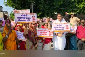 विधायक विनय वर्मा के नेतृत्व में  महिलाओं ने आक्रोश पदयात्रा निकाल भरी हुंकार