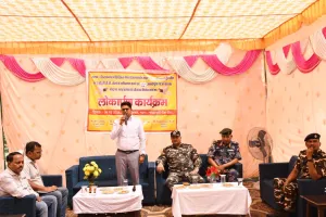 ककरहवा अंतरराष्ट्रीय गेट के पास चेक पोस्ट पर स्थायी कमरा एवं शौचालय निर्माण कार्य का जिलाधिकारी ने  किया लोकार्पण