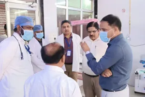 जिला अस्पताल का नवागत डीएम ने किया औचक निरीक्षण ,सख्त हिदायत !