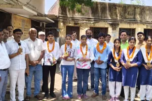  ए.एच.इंटरमीडिएट कालेज जगदीशपुर के टाप टेन मेधावियों को सम्मानित किया गया