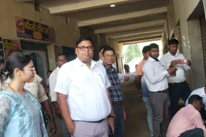 योगापट्टी में फर्जी दस्तावेज बनाने वाले साइबर कैफे पर छापा