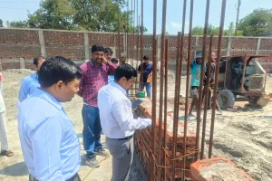 निर्माणाधीन विद्युत शक्ति उपकेंद्रों का डीएम ने किया निरीक्षण , धीमी प्रगति पर जताई नाराजगी