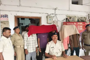 मनुआपुल थाना क्षेत्र में हथियार व गोली के साथ पांच युवक गिरफ्तार