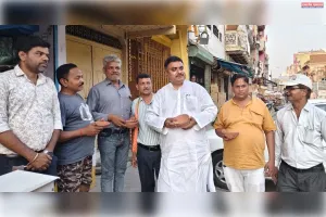 आओ हम सब मिलकर पशु पक्षियों को दाना पानी दे