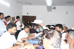 समाधान दिवस में कुल 164 प्रकरण सुनवाई के लिए आयें, 08 प्रकरणों का मौके पर किया गया निस्तारण।