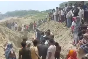 जेसीबी खुदाई में दबकर मजदूर की दर्दनाक मौत, चालक व ठेकेदार फरार।,