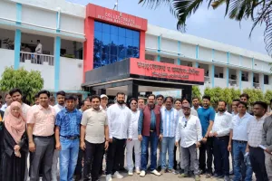 आयुष चिकित्सकों ने जिला पदाधिकारी पश्चिमी चंपारण को दिया ज्ञापन