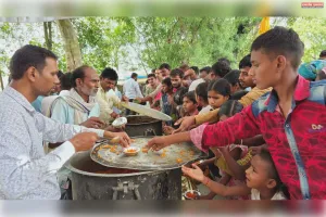 हनुमान गढ़ी मंदिर में जेष्ठ माह के प्रथम बड़े मंगल पर हुआ विशाल भंडारे का आयोजन 