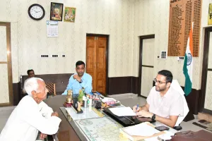 जनसमस्याओं के समाधान को लेकर नवागत जिलाधिकारी मधुसूदन हुल्गी एक्शन मोड में