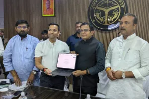 मा. सांसद, जिला पंचायत अध्यक्ष, मा. विधायकगण ने स्वयं मोबाइल से किया स्व-गणना कार्य, जनपदवासियों से की जनगणना 2027 में सक्रिय सहभागिता की अपील