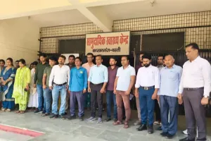 सीएचसी कप्तानगंज पर कार्यरत कर्मचारी के आकस्मिक निधन पर शोक सभा आयोजित