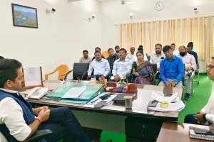 निर्माण कार्यों की प्रगति एवं गुणवत्ता की जिलाधिकारी ने की समीक्षा
