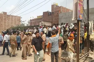 ओबरा में  कबाड़ की दुकान में लगी भीषण आग , अगलगी से हुआ लाखों का नुकसान