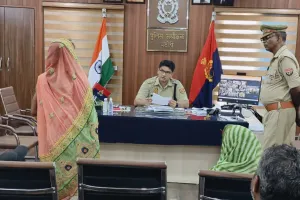 पुलिस अधीक्षक,भदोही द्वारा प्रतिदिन की भांति जनता दर्शन में आए फरियादियों की सुनी गई समस्याएं