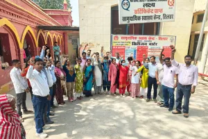 दो माह से मानदेय न मिलने पर संविदा कर्मियों का कार्य बहिष्कार