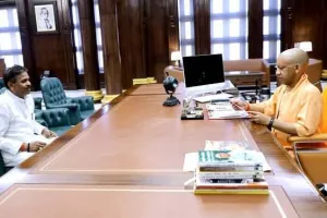 मुख्यमंत्री से मिले महापौर। प्रयागराज के विकास और सौंदर्यीकरण पर की विस्तृत चर्चा।