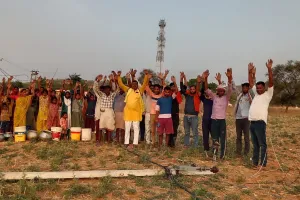 कोन : अंधेरे में डूबा नरहटी और चांची खुर्द गाँव, ग्रामीणों का फूटा गुस्सा