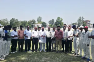 पूर्व प्रधान मंत्री राजीव गांधी की पुण्यतिथि पर स्टेडियम में क्रिकेट मैच का हुआ आयोजन 