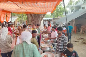 श्रद्धा और सेवा का संगम : पूरे चंदू में विशाल ब्रह्मभोज,हजारों लोगों ने ग्रहण किया प्रसाद
