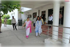 भ्रमणशील रहकर डीएम ने लेखपाल भर्ती परीक्षा केंद्रों का किया निरीक्षण 
