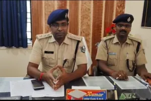 कांच के टुकड़े का भय दिखाकर चेन लूट के वारदात के तीन अभियुक्त को पुलिस ने किया गिरफ्तार