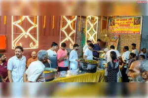 गंगा दशहरा पर राघव जी का श्रृंगार व भंडारे का हुआ आयोजन
