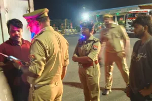 क्षेत्राधिकारी यातायात डॉ0 चारू द्विवेदी के नेतृत्व में लोढ़ी टोल प्लाज़ा व जनपदीय पुलिस द्वारा सघन चेकिंग आ अभियान, कियाड्रिंक एंड ड्राइव सहित विभिन्न यातायात नियम उल्लंघनों पर कार्यवाही