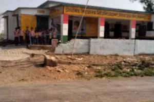 कोन  क्षेत्र में शिक्षा मित्र के भरोसे चल रहा है प्राथमिक विद्यालय गिजिनियादामर्, अध्यापक गायब