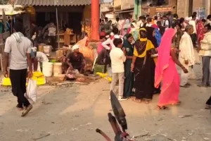 कचनरवा मुख्य बाजार  चढ़ा अतिक्रमणकारियों की भेंट, लोगों को बदबू से हो रही है परेशानी