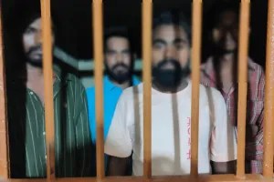 गोरखपुर; खजनी में खूनी वारदात का खुलासा: हत्या के आरोप में 4 गिरफ्तार, आला कत्ल चाकू-डंडा बरामद