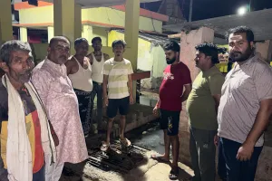 शिवद्वार मंदिर पर नाली के समस्या को लेकर मंदिर व्यवस्थापक ने किया औचक निरीक्षण