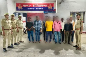 शक्तिनगर पुलिस द्वारा चेकिंग के दौरान सार्वजनिक स्थानों पर शराब का सेवन करते हुए कुल 18 व्यक्तियों को  किया गिरफ्तार
