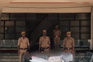 पिपरी पुलिस का अवैध शराब तस्करी के विरुद्ध कड़ा प्रहार, वाहन सहित लगभग 05 लाख रुपये कीमत की अवैध अंग्रेजी शराब बरामद