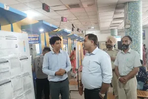 असिस्टेंट कमिश्नर जनरल रमनजीत ने सेवा केंद्र, फर्द केंद्र और सब रजिस्ट्रार ऑफिस का सरप्राइज चेक किया