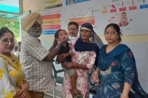 प्रखण्ड मुख्यालय पाकुड़िया सहित विभिन्न ग्रामीण क्षेत्रों में 28 जून को 0 से 5 वर्ष के बालक-बालिकाओं को पिलाई गई 'दो बूंद' पोलियो ड्रॉप