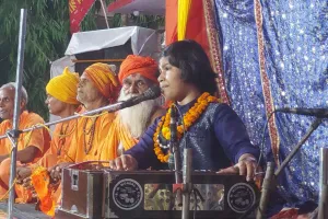 यज्ञ मंडप की परिक्रमा को श्रद्धालुओं की उमड़ी भीड़