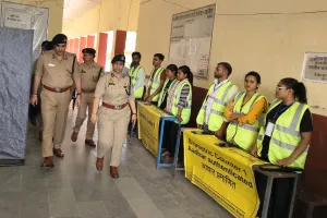 एडीजी जोन अनुपम कुलश्रेष्ठ ने  उरई में परीक्षा केंद्रों का किया निरीक्षण 