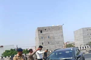 कानपुर में विपरीत दिशा में वाहन चलाने वालों पर बड़ी कार्यवाही, ओवर स्पीड वाहनों के भी चालान 