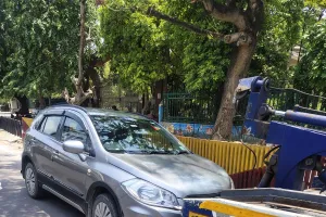 यातायात पुलिस की कड़ी कार्यवाही, नो पार्किंग जोन में खड़े वाहनों को पहुंचाया गया थाने