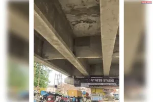 घाटमपुर के ओवरब्रिज का स्लैब टूटा