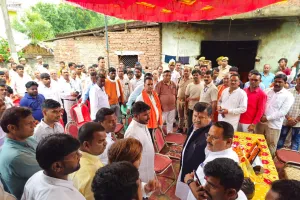 मुकेश हत्याकांड :  पीड़ित परिवार से मिले नगर विकास राज्यमंत्री मंत्री, 1 लाख की आर्थिक मदद की, कहा दोषियों पर होगी कठोर कार्रवाई