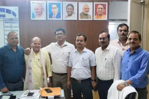 सुशील कुमार बच्चा को वित्त एवं लेखा अधिकारी पद परपदोन्नति होने पर हार्दिक बधाई एवं शुभकामनाएं प्रदान की।