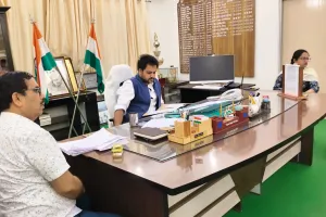 आईजीआरएस शिकायतों के गुणवत्तापूर्ण एवं समयबद्ध निस्तारण पर जिलाधिकारी ने की समीक्षा