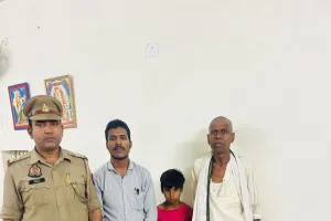 पिपरी पुलिस की सराहनीय कार्यवाही, घर से भटककर रेणुकूट पहुंचे बालक को किया सुपुर्द