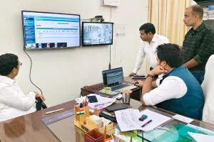 जिलाधिकारी चर्चित गौड़ के निर्देशन में बड़ी कार्रवाई, लापरवाही पर लेखपाल निलंबित