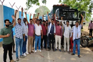 ओवरलोड परिवहन पर एनटीपीसी की सख्ती, वाहन मालिकों का धरना शुरू