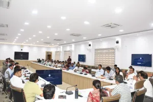 जिलाधिकारी ने पीएम सूर्यघर मुफ्त बिजली योजना के प्रगति की समीक्षा की